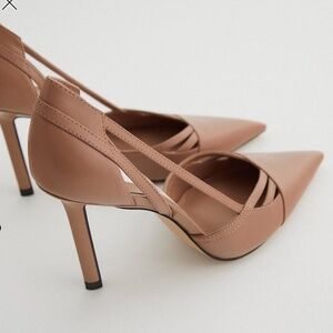 NWT, ASYMMETRICAL HEELED LEATHER SHOES, 9